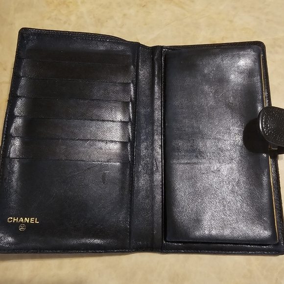 Authentic Chanel wallet - Picture 4 of 9